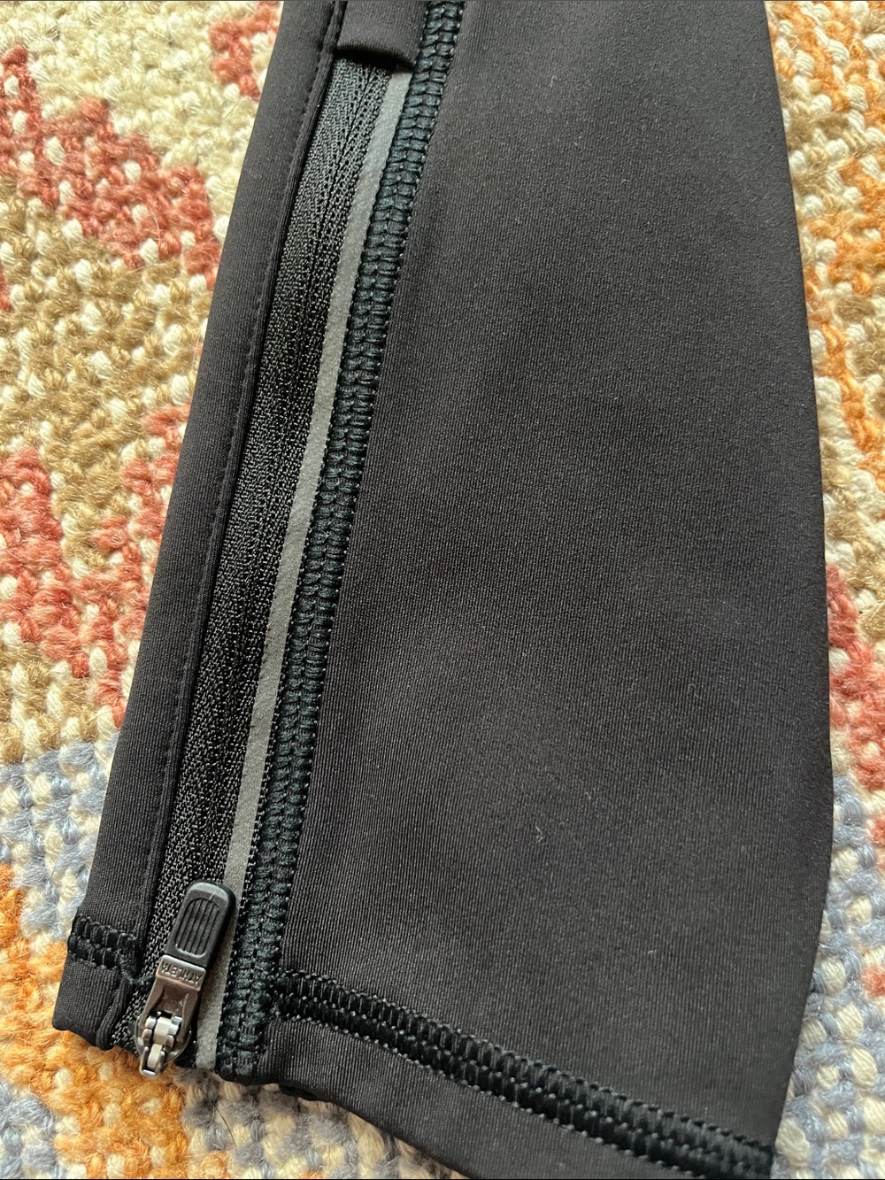 Athleta Rainier Cargo Tight – Women’s Medium – Black – Like New - Picture 3 of 11